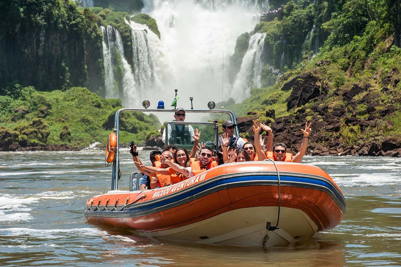 Barco do Macuco Safari no Rio Iguacu